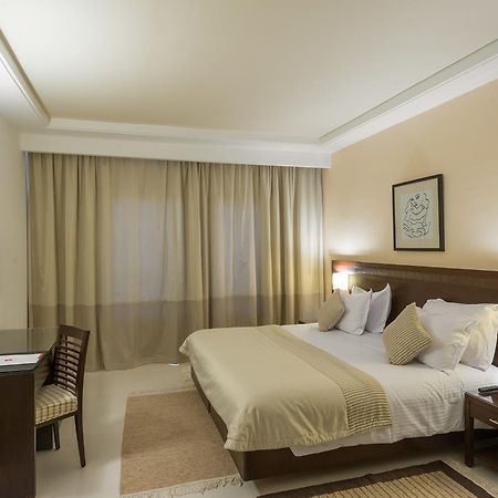 Le Corail Suites Hotel Tunisi Esterno foto