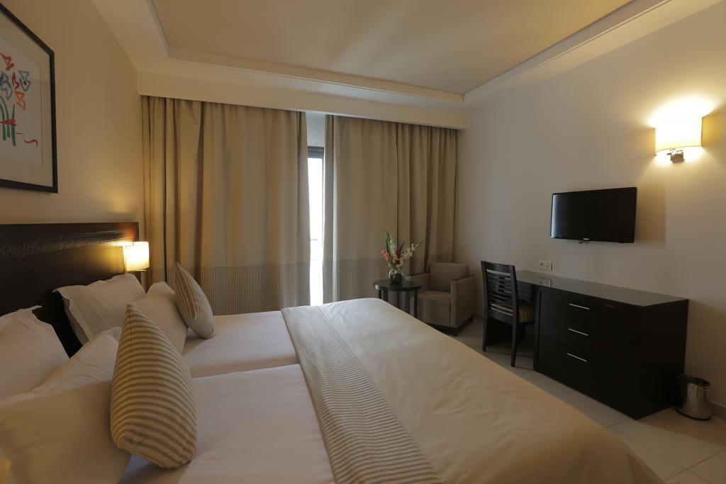 Le Corail Suites Hotel Tunisi Esterno foto