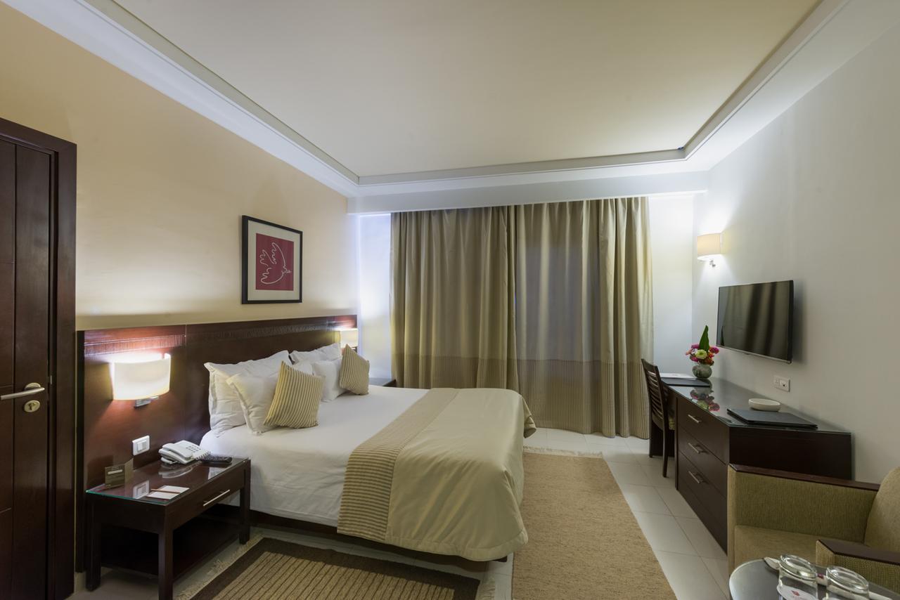 Le Corail Suites Hotel Tunisi Esterno foto