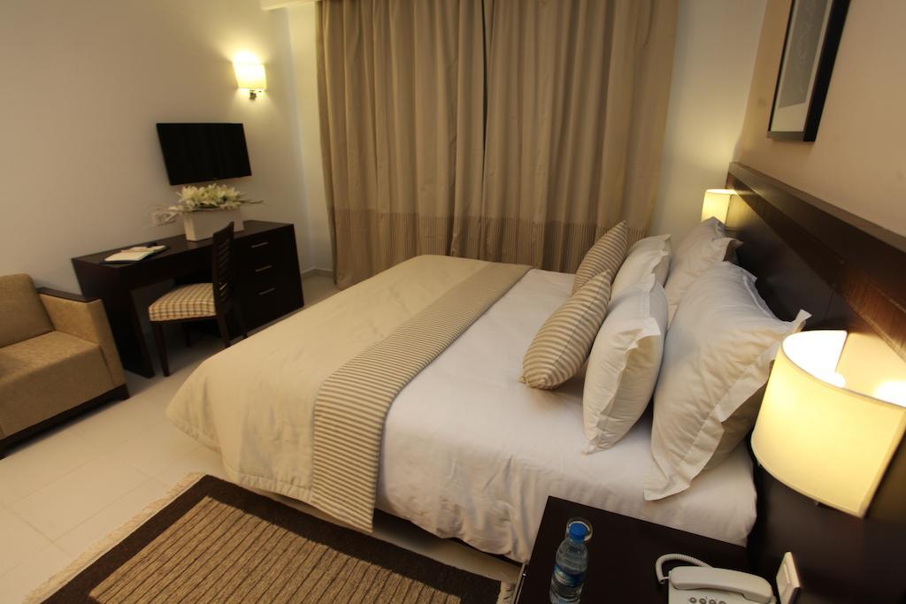 Le Corail Suites Hotel Tunisi Esterno foto
